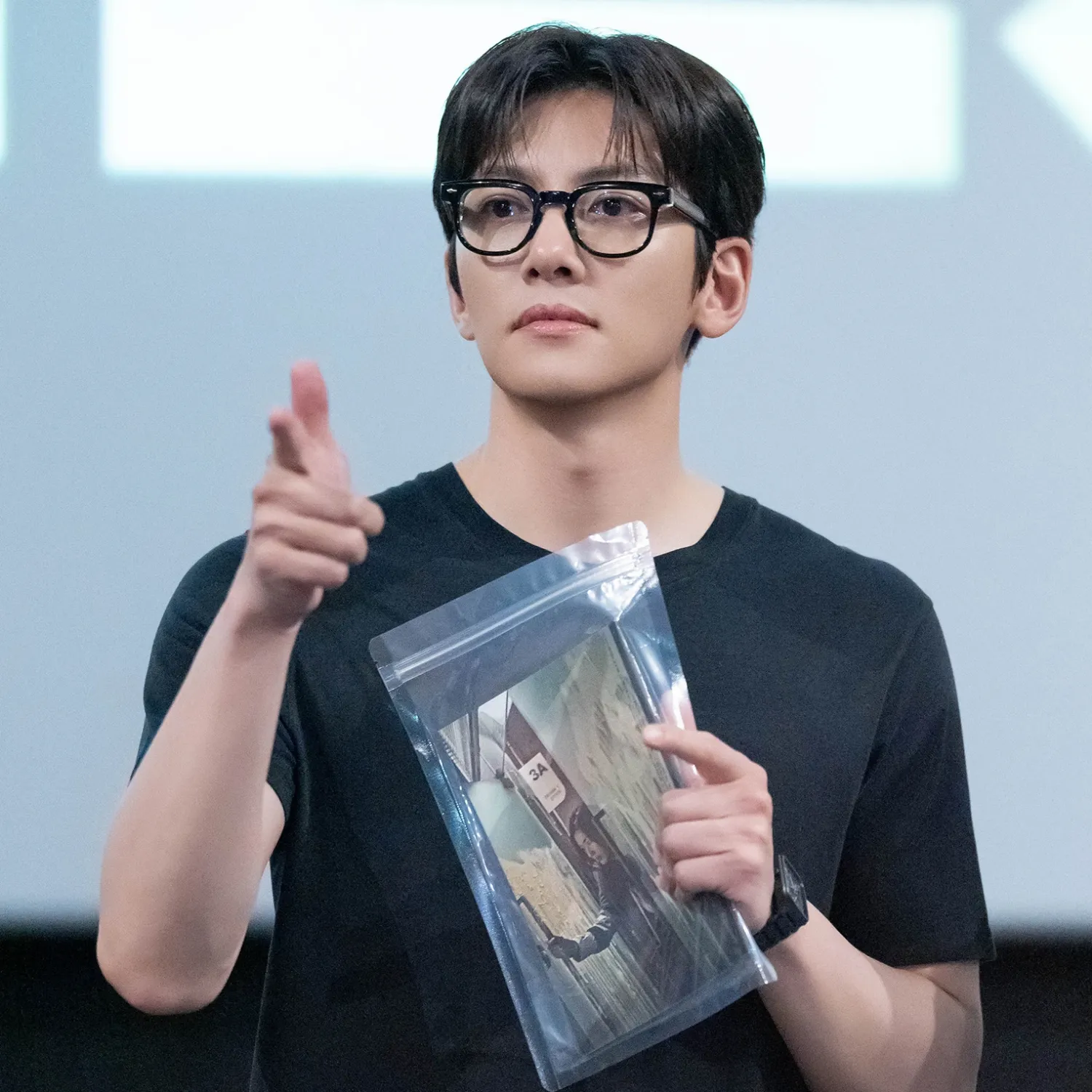 Behind-the-scenes cut of Ji Changwook