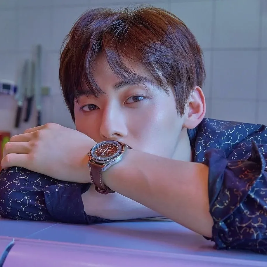 Behind-the-scenes cut of Hwang Minhyun