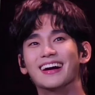 金秀賢的近期活動照