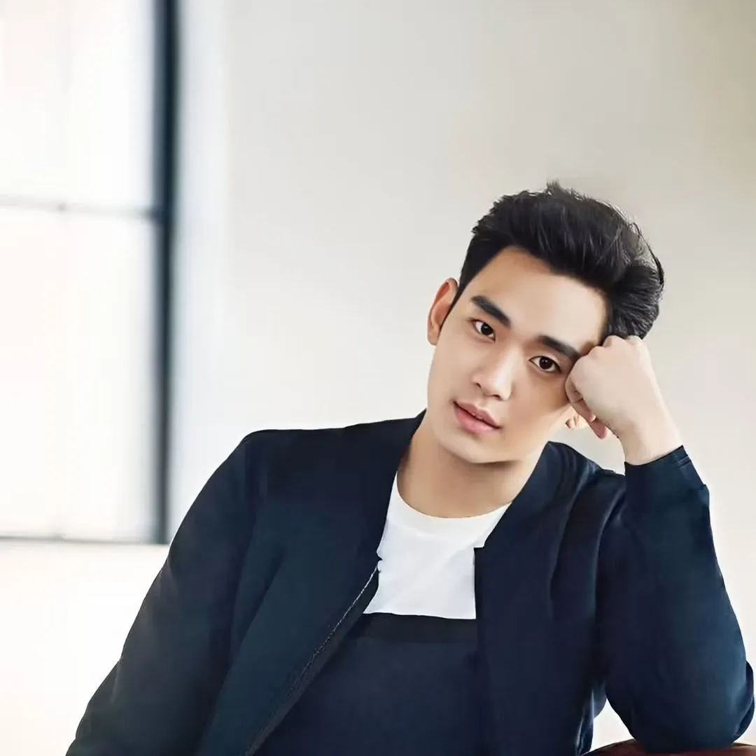 A moment captured by a fan of Kim Soohyun