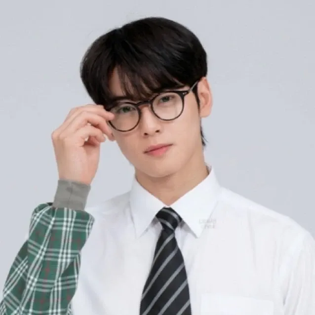 A moment captured by a fan of Cha Eunwoo