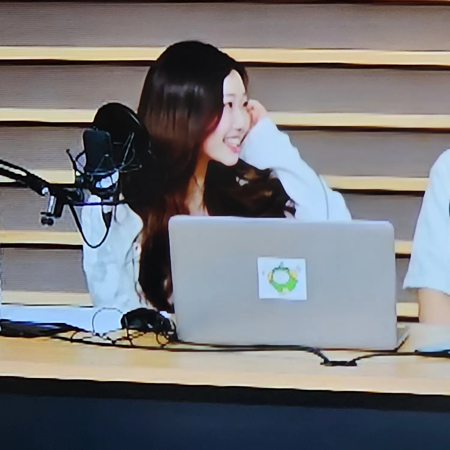 A moment captured by a fan of Jung Seojoo