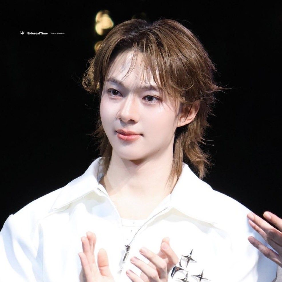 A moment captured by a fan of NuNew