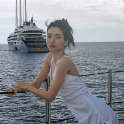 A moment captured by a fan of Kim Taeri