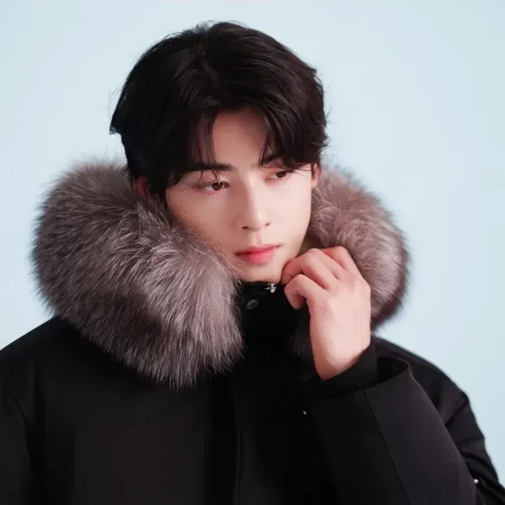 Behind-the-scenes cut of Cha Eunwoo