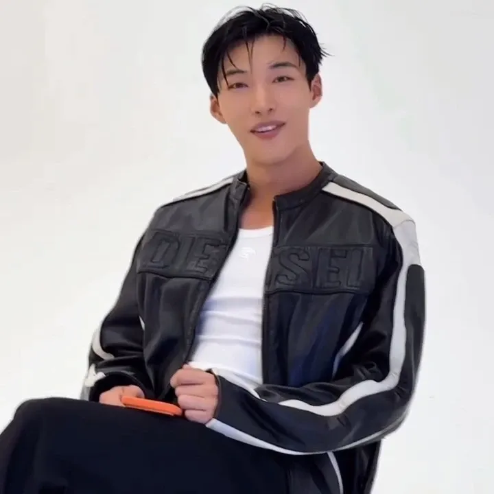 A moment captured by a fan of Woo Dohwan