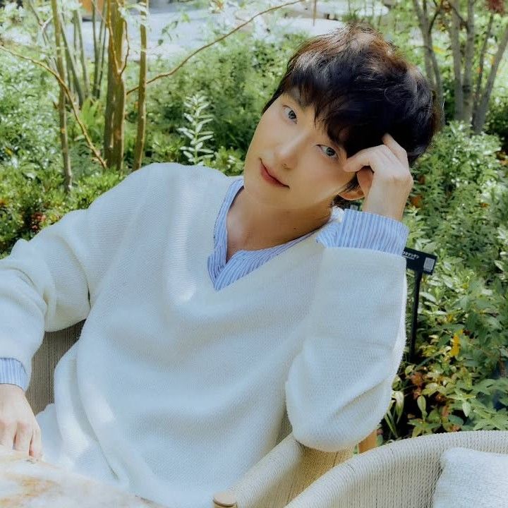 Behind-the-scenes cut of Lee Joongi