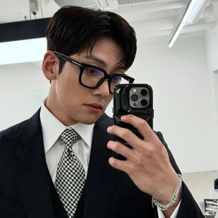 Recent activity shot of Ji Changwook