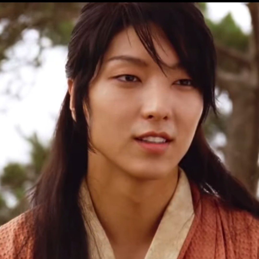 Recent activity shot of Lee Joongi