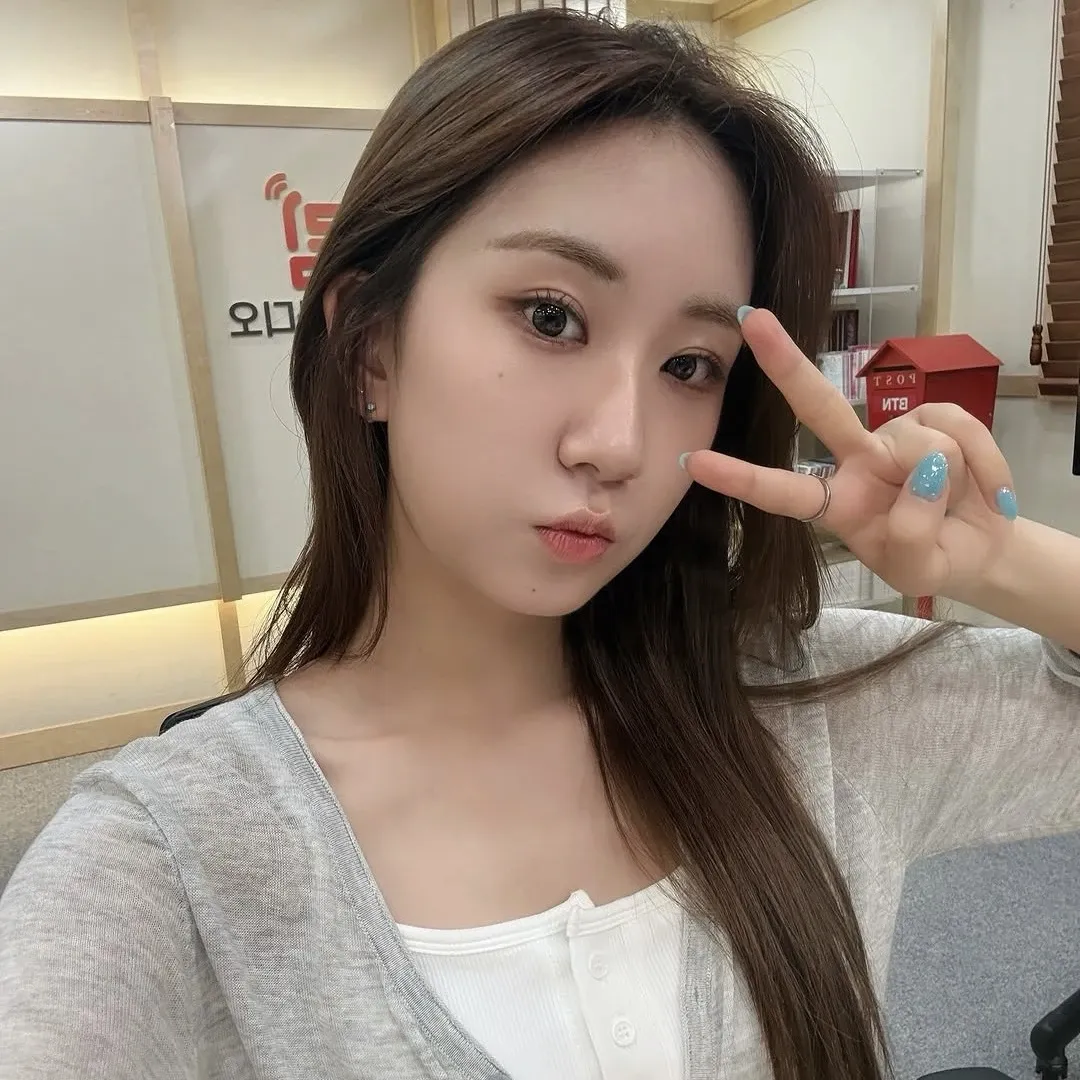 Cuplikan di balik layar dari Jeon Yujin