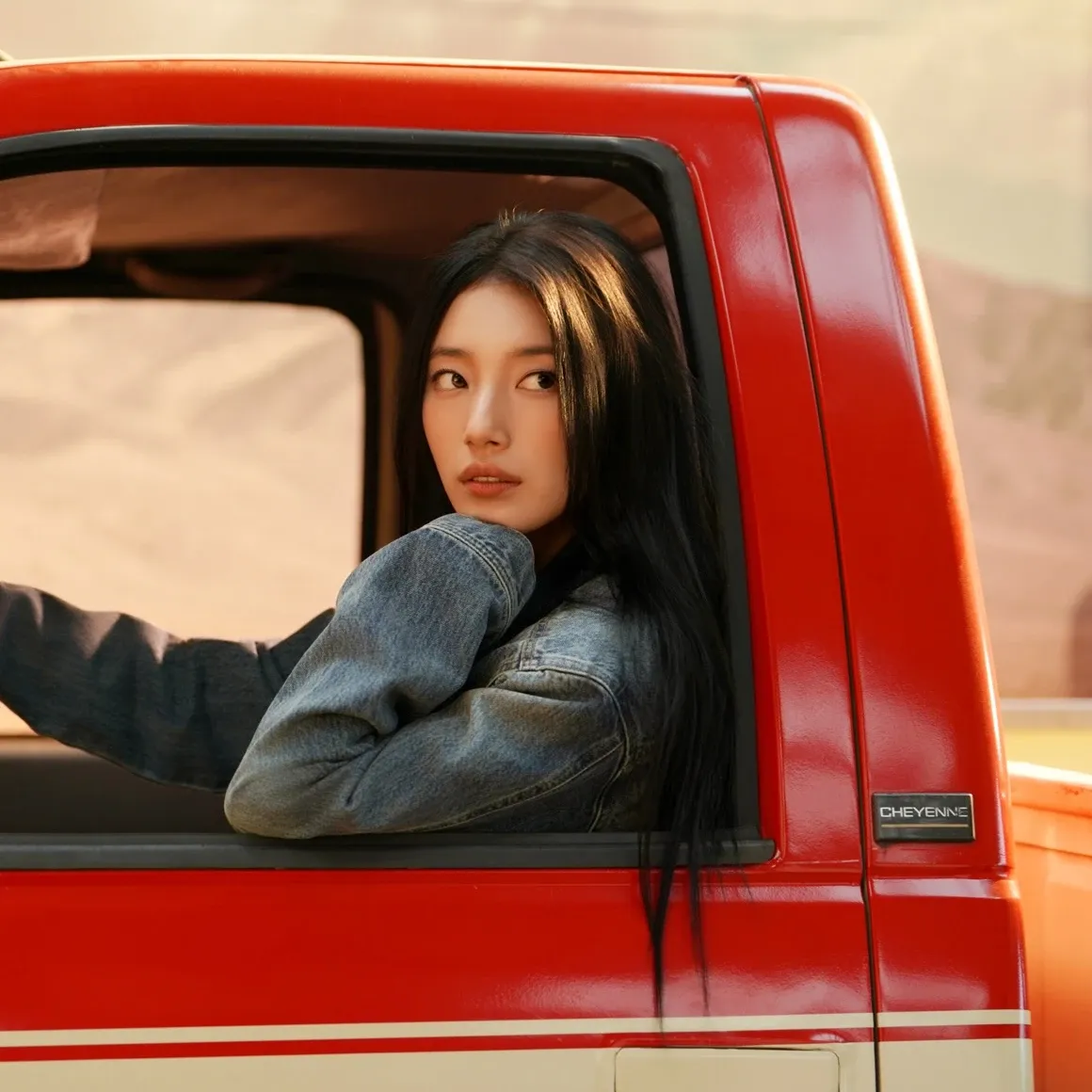 Recent activity shot of Bae Suzy