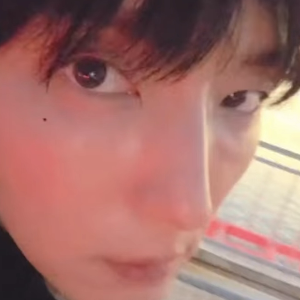 A moment captured by a fan of Lee Joongi