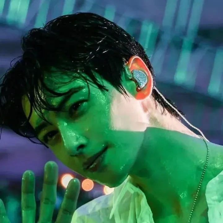 Latest photo of Cha Eunwoo
