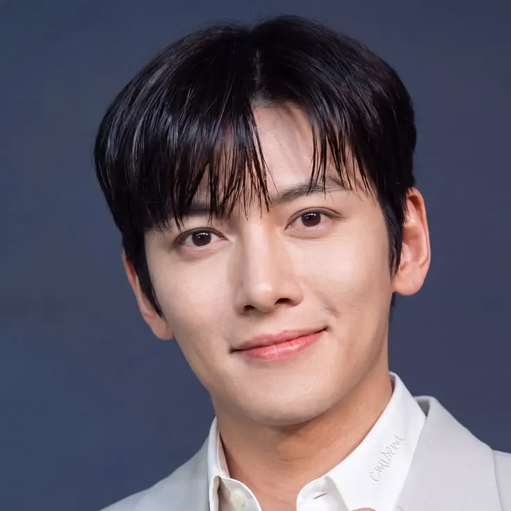 Behind-the-scenes cut of Ji Changwook