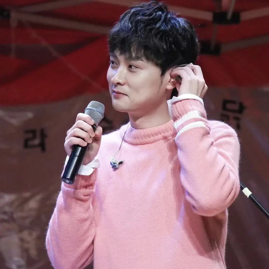 Behind-the-scenes cut of Min Kyunghoon