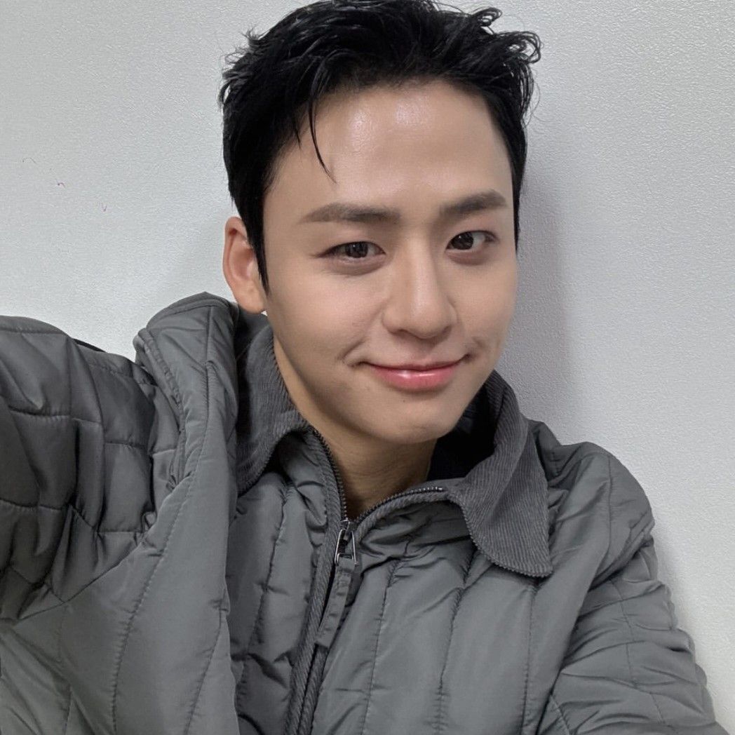 A moment captured by a fan of Lee Solomon