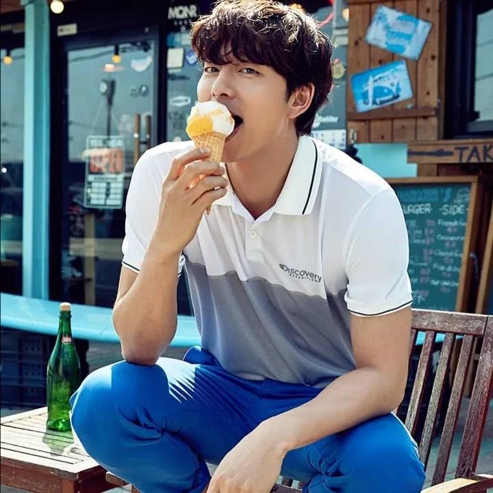 A moment captured by a fan of Gong Yoo