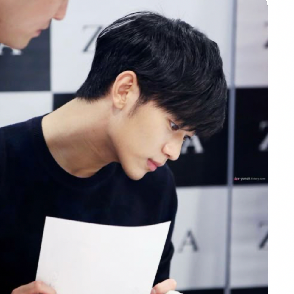 Foto kegiatan terbaru dari Kim Soohyun