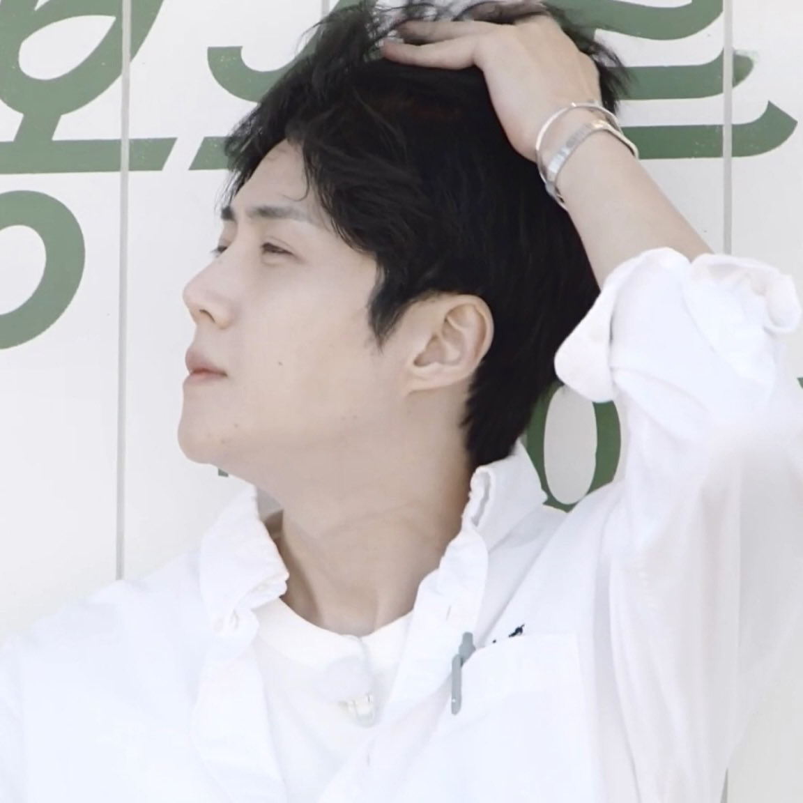 Behind-the-scenes cut of Kim Seonho
