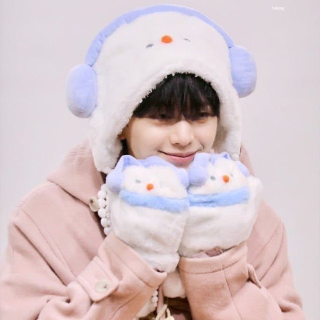 Behind-the-scenes cut of Yook Sungjae