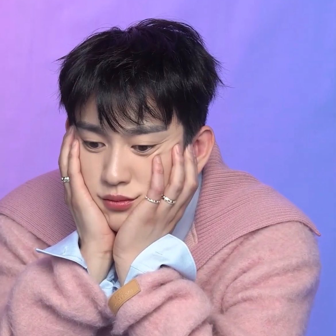Foto terbaru dari Park Jinyoung