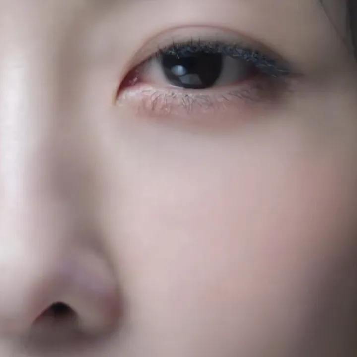 Behind-the-scenes cut of Ha Jiwon
