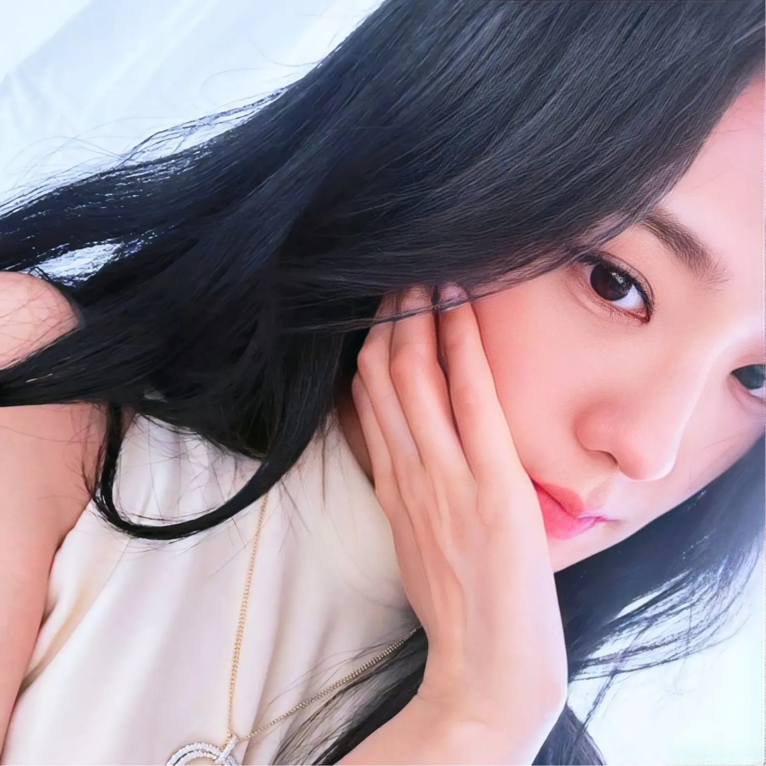 Behind-the-scenes cut of Jisoo (1995)