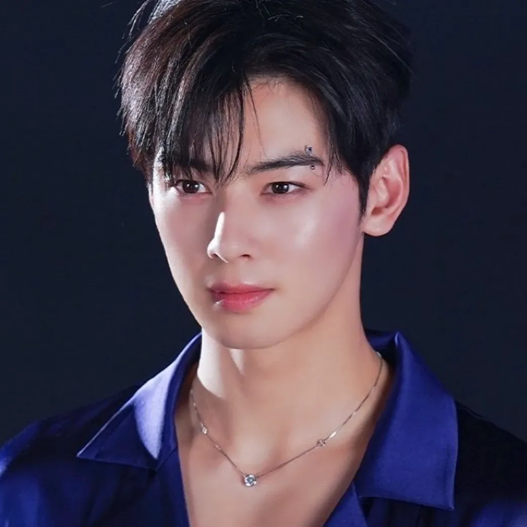 Recent activity shot of Cha Eunwoo