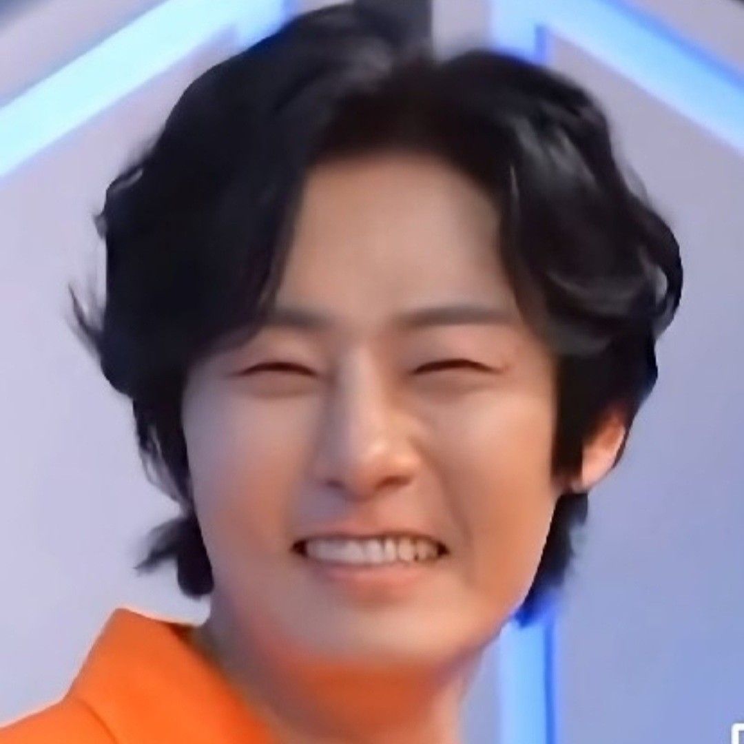 Behind-the-scenes cut of Kang Moonkyung