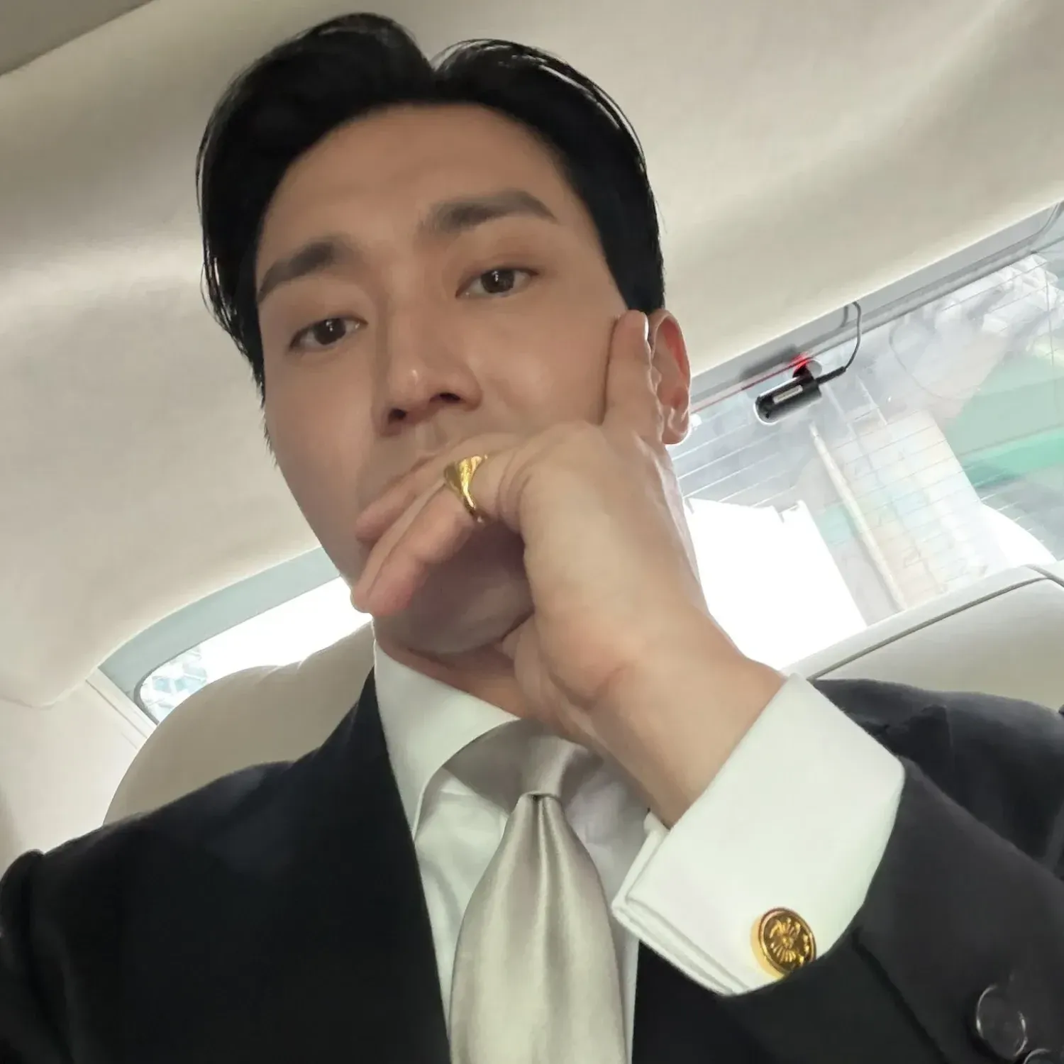 Behind-the-scenes cut of Choi Siwon