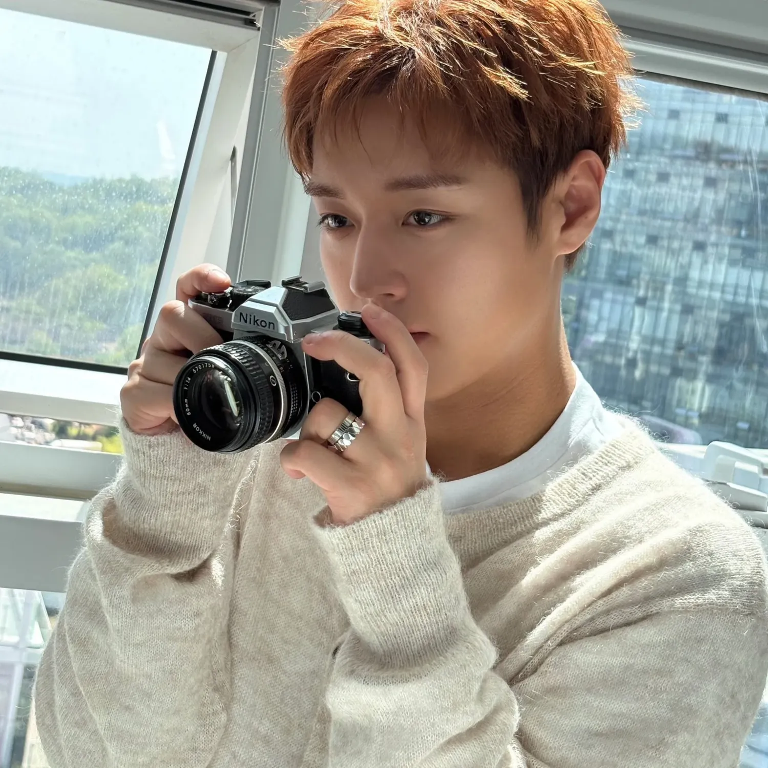 Behind-the-scenes cut of Park Jihoon