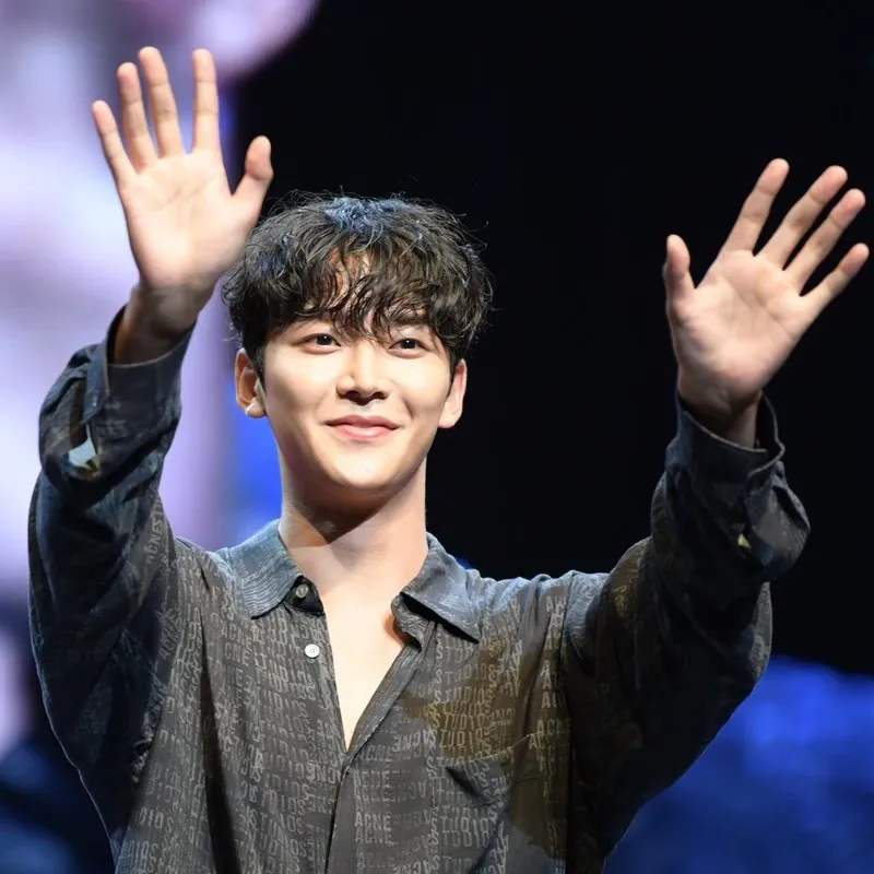 Cuplikan di balik layar dari Rowoon