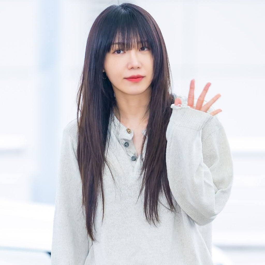 Behind-the-scenes cut of Jung Eunji