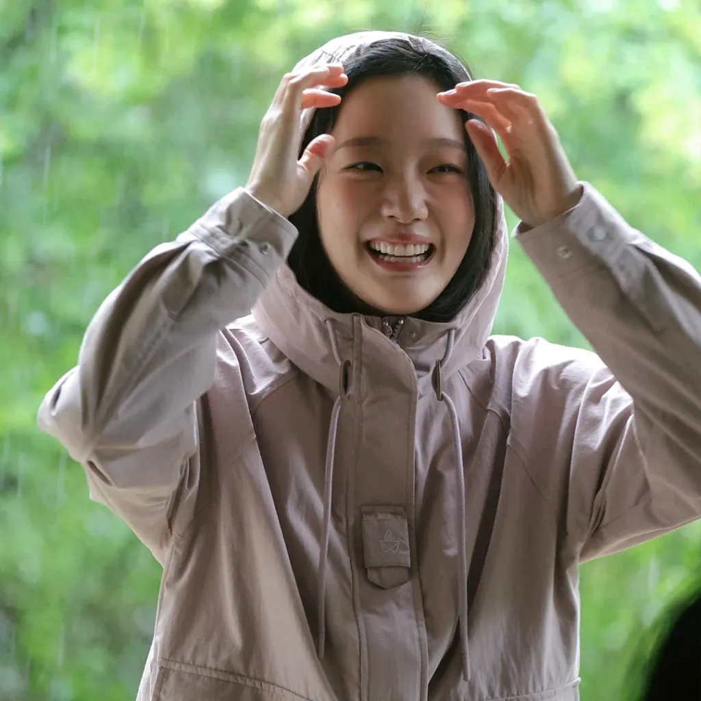 Foto kegiatan terbaru dari Kim Goeun