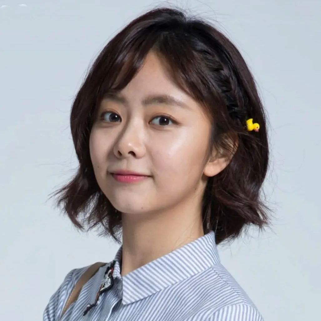 Behind-the-scenes cut of Tan Song Yun