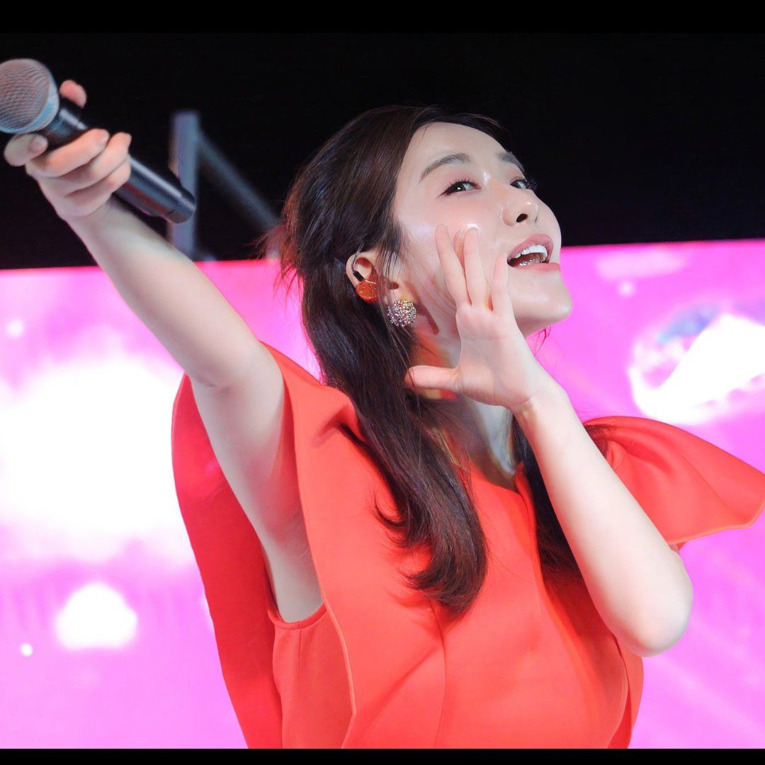 A moment captured by a fan of Ryu Wonjung