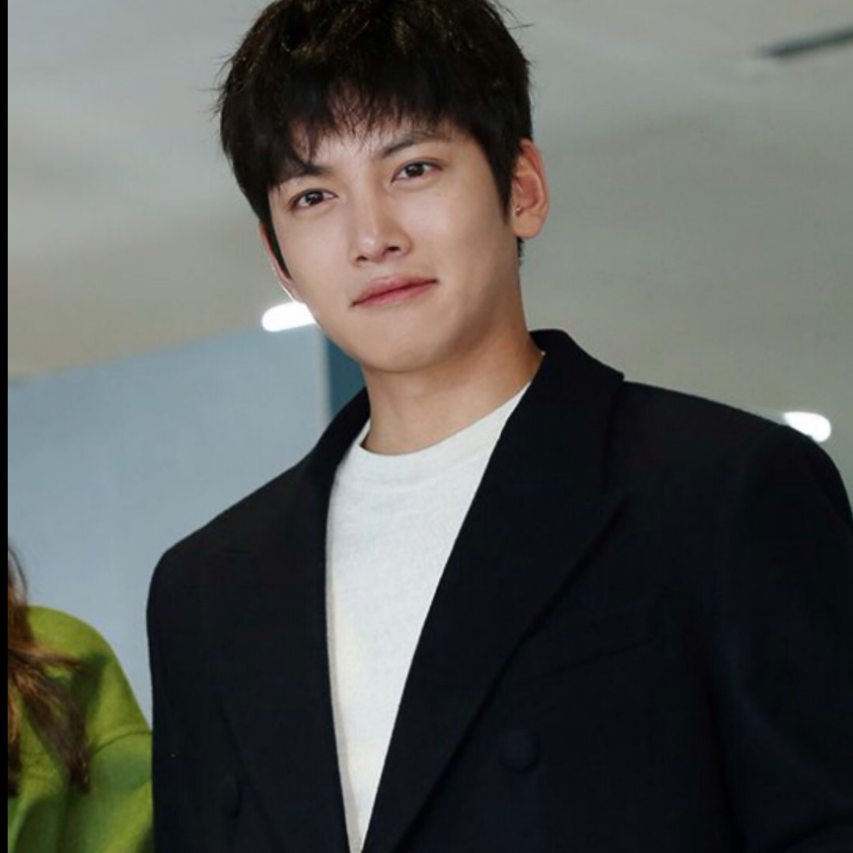 Behind-the-scenes cut of Ji Changwook