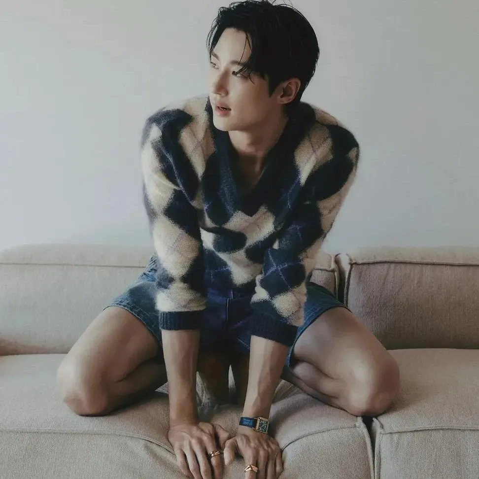 Recent activity shot of Byeon Wooseok