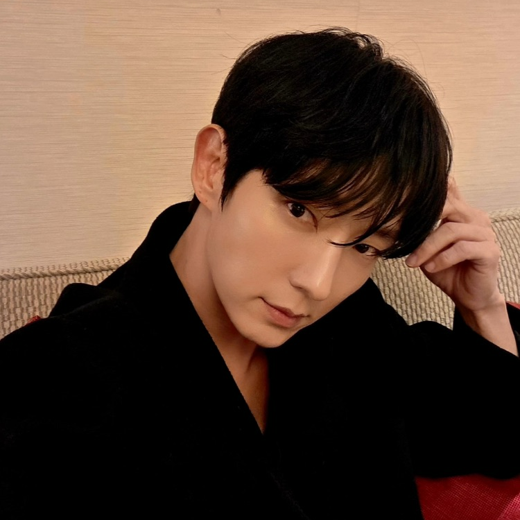 A moment captured by a fan of Lee Joongi