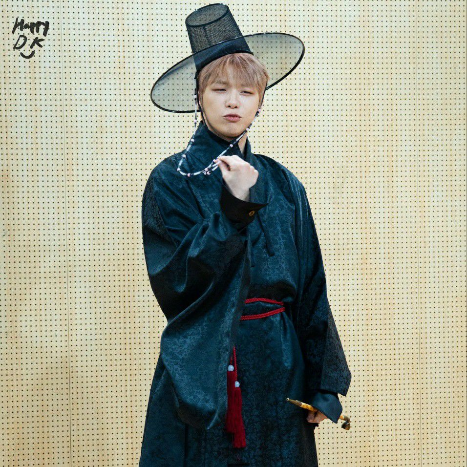 秘密の部屋の最近の活動ショット