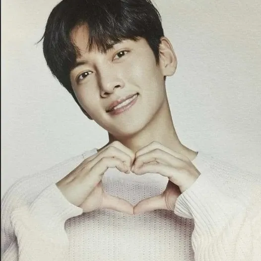 Behind-the-scenes cut of Ji Changwook