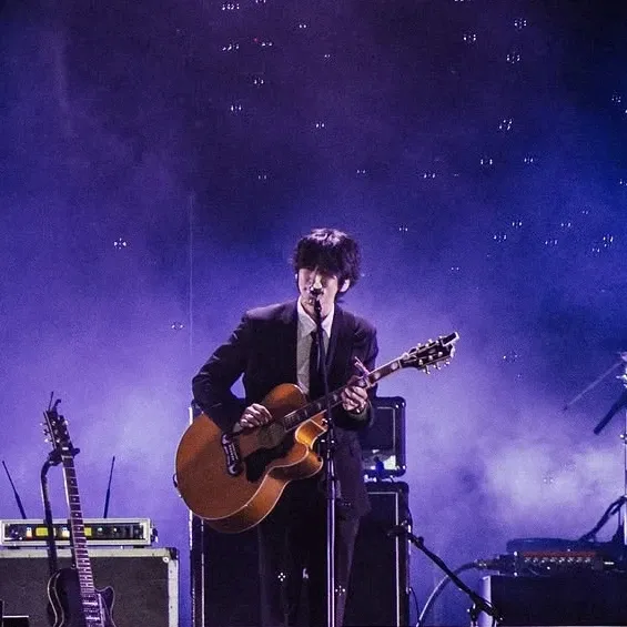 Recent activity shot of Lee Seungyoon