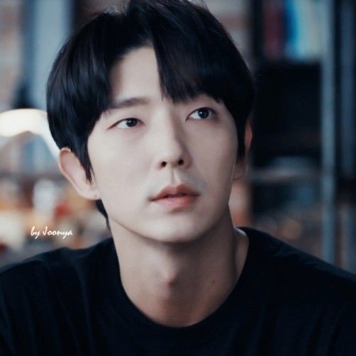 Behind-the-scenes cut of Lee Joongi