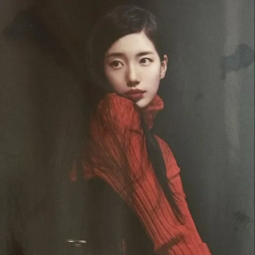 A moment captured by a fan of Bae Suzy