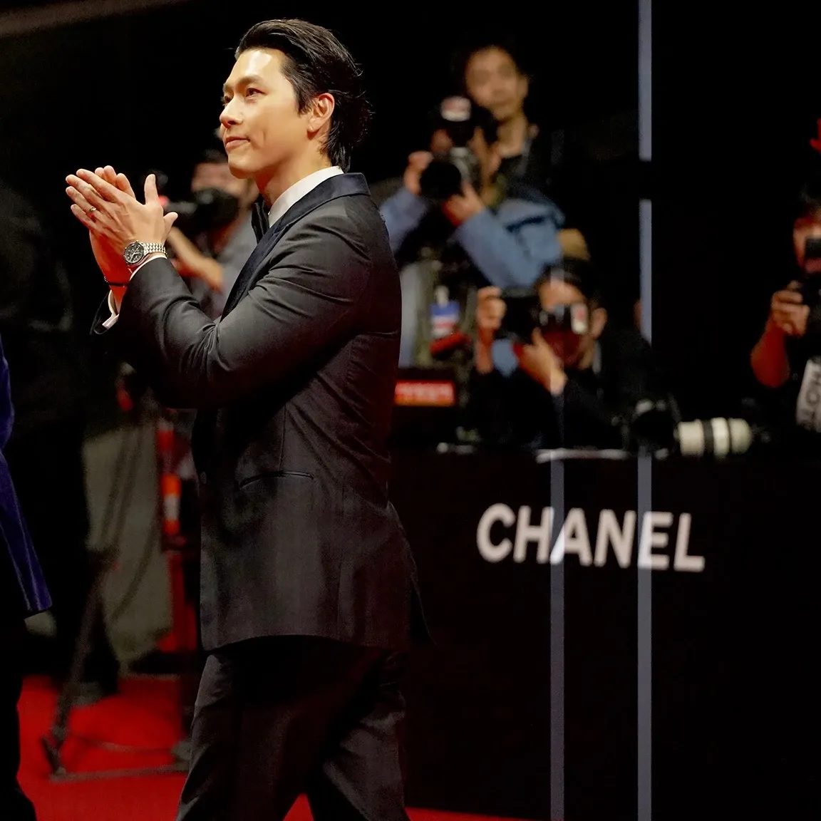 Cuplikan di balik layar dari Hyun Bin
