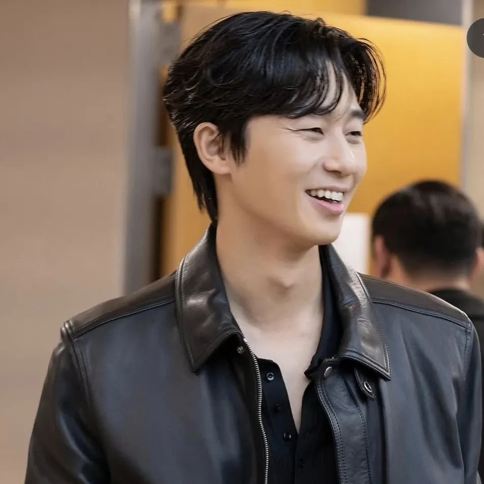 Recent activity shot of Park Seojoon