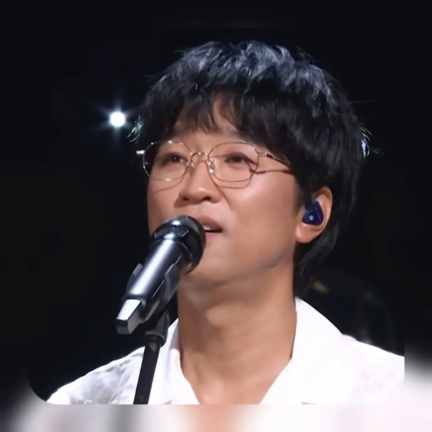 Behind-the-scenes cut of Bak Changgeun