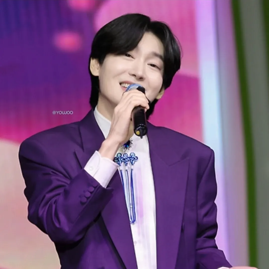 A moment captured by a fan of Kim Yongbin