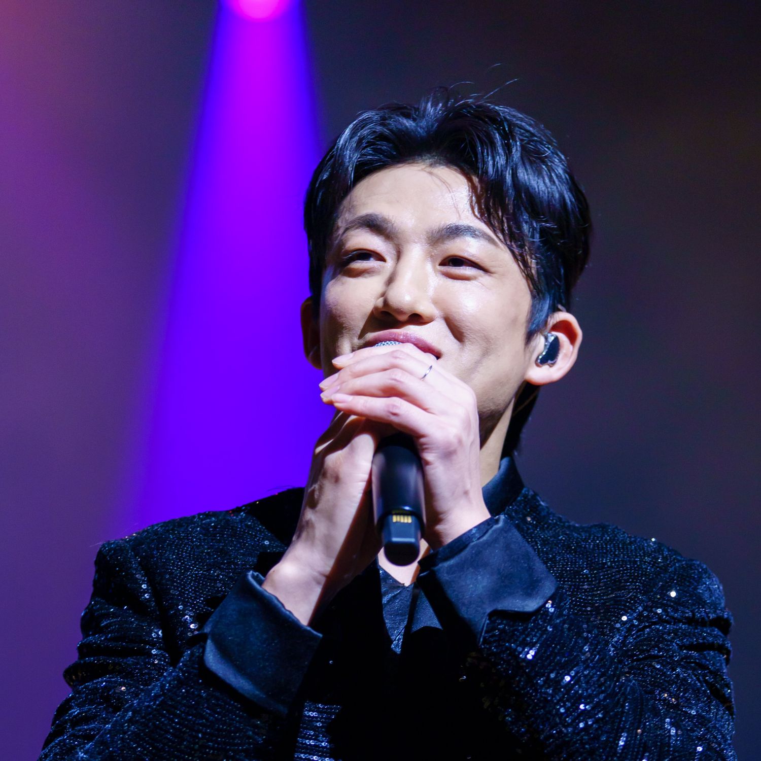 A moment captured by a fan of Shin Seungtae