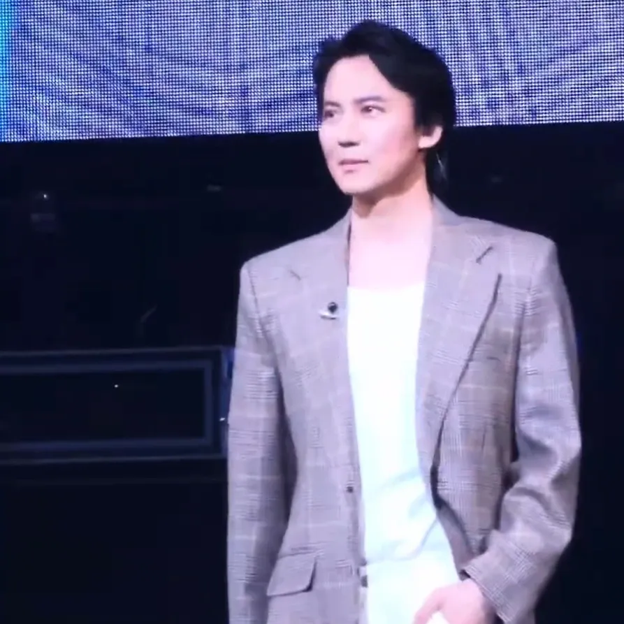 Recent activity shot of Kim Namgil
